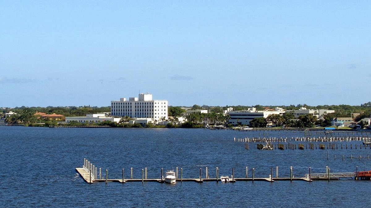 Downtown Stuart, FL - File:DowntownStuart.jpg - Wikipedia
